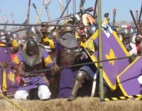 Calontir Army in bridge battle at Estrella, 2007. Image from chipendale.hookedonbooksadventure.com